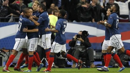 Los jugadores franceses celebran un gol en un amistoso reciente